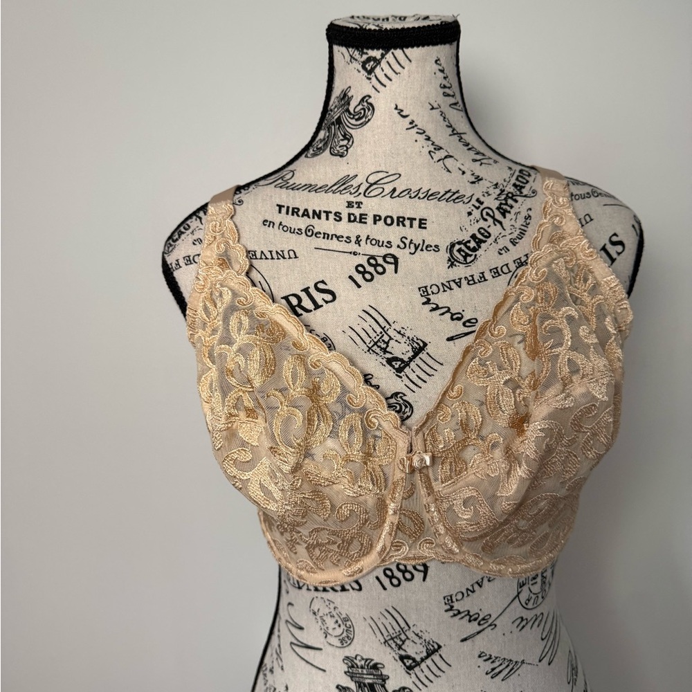 Wacoal‎ Lace Underwire Bra - Tan